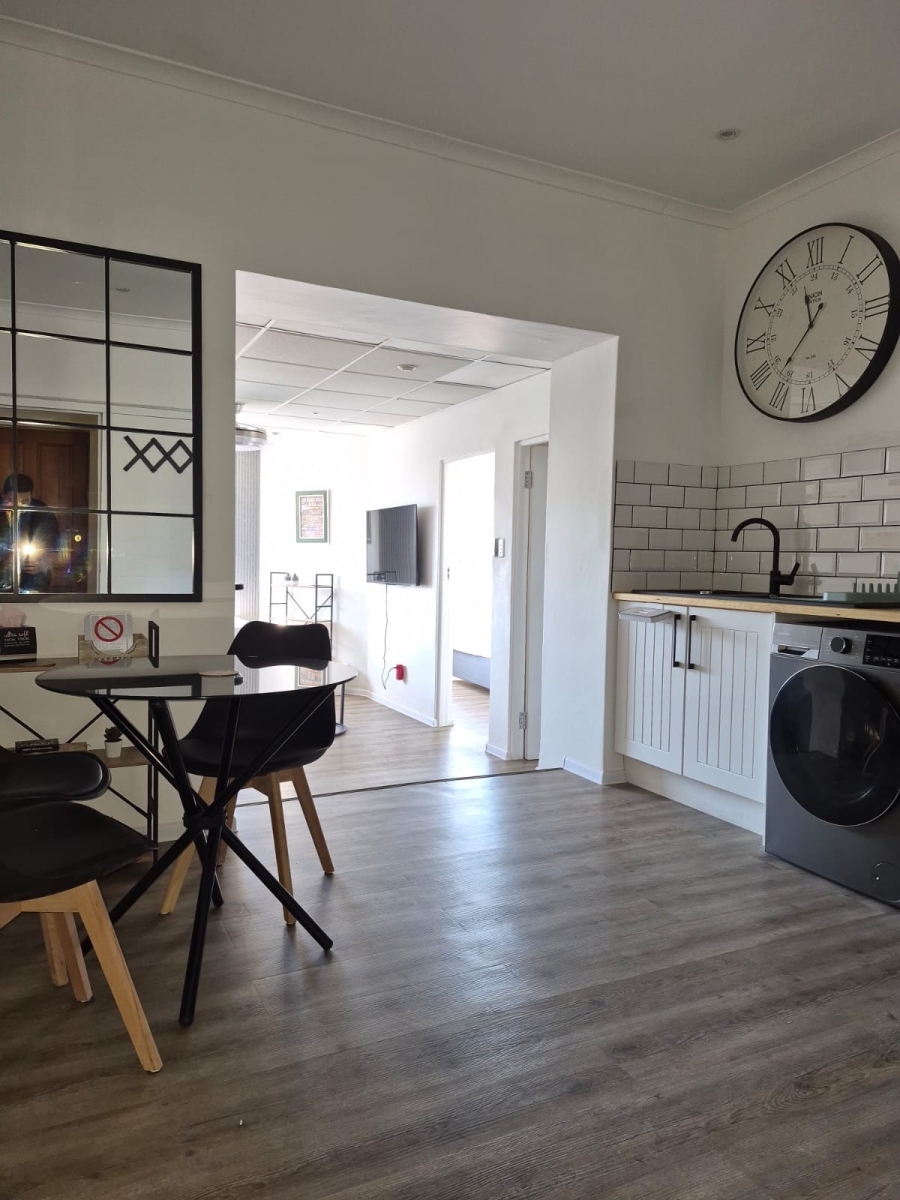 1 Bedroom Property for Sale in Hoog En Droog Western Cape
